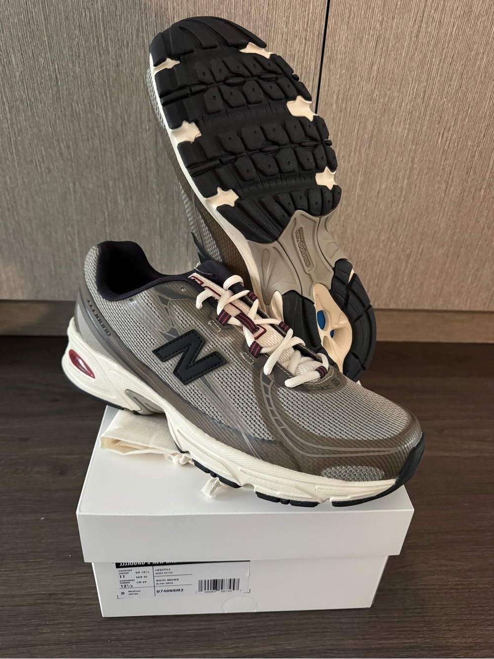 New Balance Men's Gray and Black Mesh Running Sneakers
